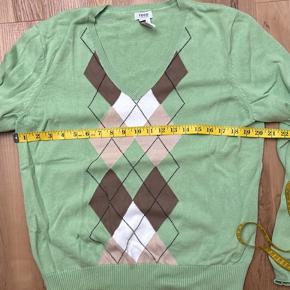 Izod Argyle v neck green sweater - Picture 4 of 4